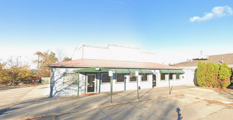 Hooters - Fort Gratiot - 3024 Krafft Rd (newer photo)